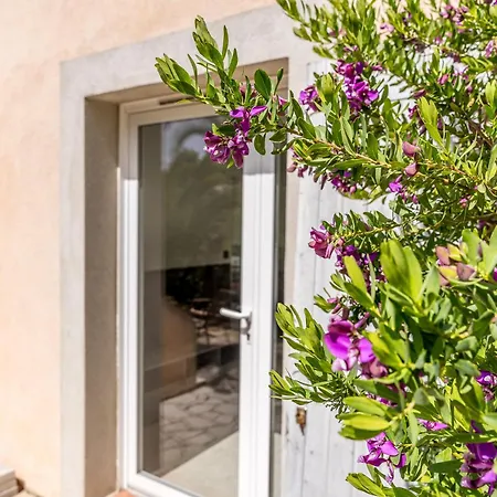 Provence - Classe 4 Etoiles Entre Terre Et - Piscine, Petanque